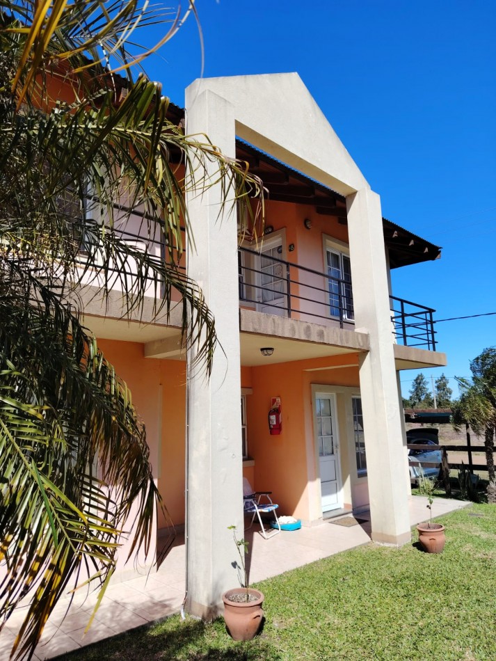 2 ambientes con parque y piscina