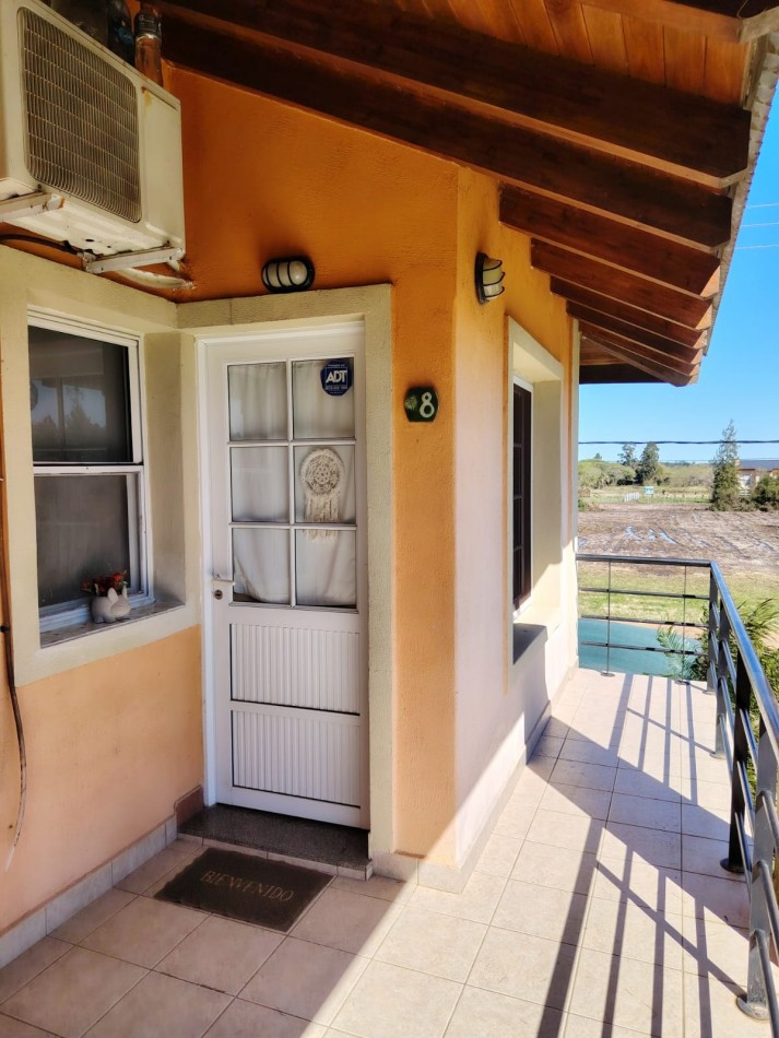 2 ambientes con parque y piscina